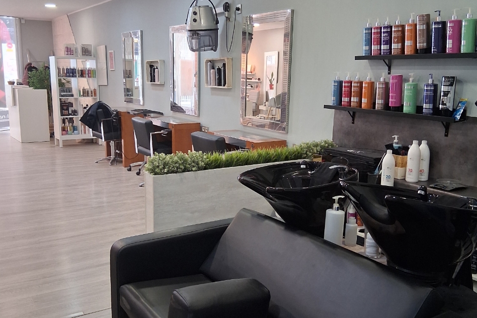 publico-unisex-peluqueria-marin